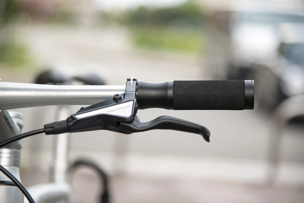 OVERHANG BAR